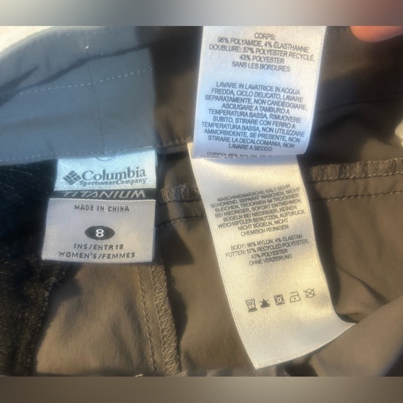 Columbia Titaniun Omni-Shade Gray Capris Knee Hiking Trail Pants Women’s Size 8 - Picture 9 of 9